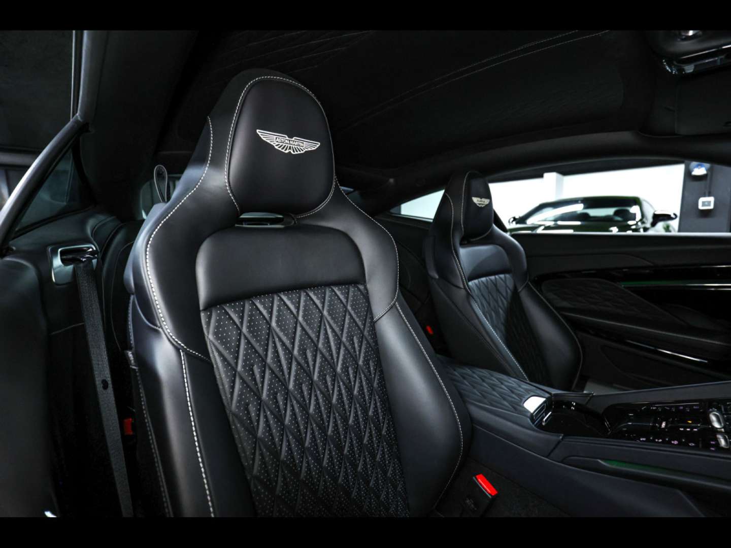 Aston Martin DB12 Coupé 4.0 V8 ALUMINITE - 2024 - Joinsteer - #13