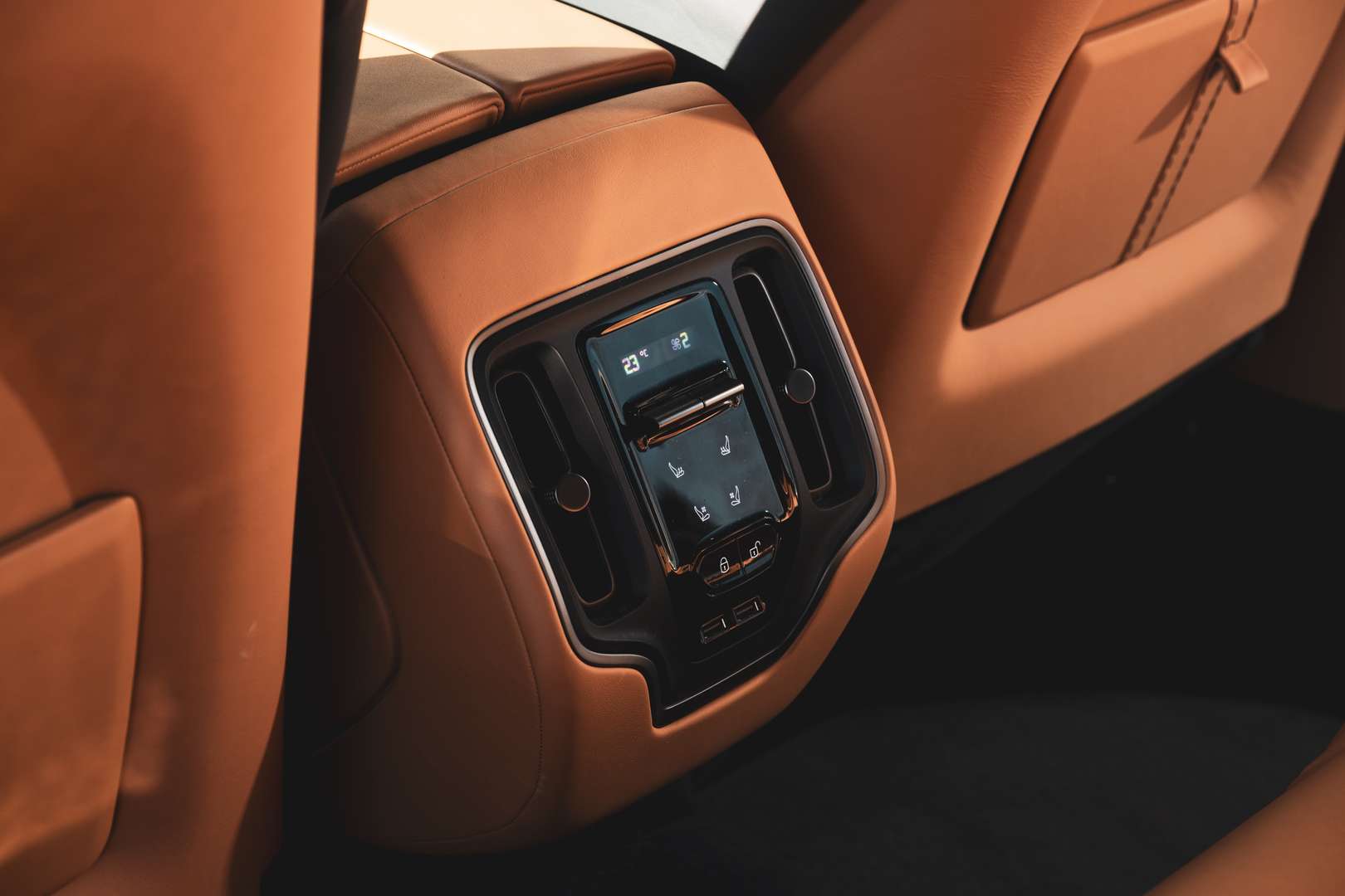 Aston Martin DBX - 2022 - Joinsteer - #22