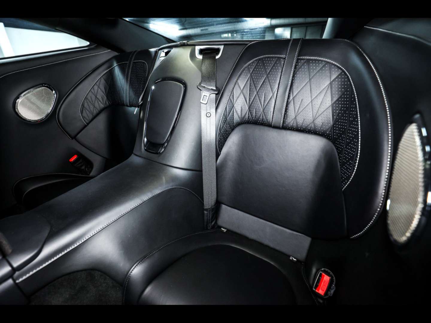 Aston Martin DB12 Coupé 4.0 V8 ALUMINITE - 2024 - Joinsteer - #15