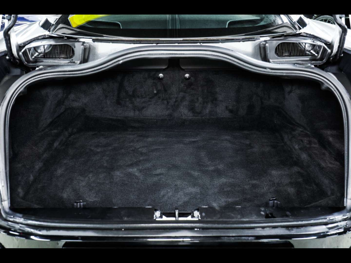 Aston Martin DB12 Coupé 4.0 V8 ALUMINITE - 2024 - Joinsteer - #17