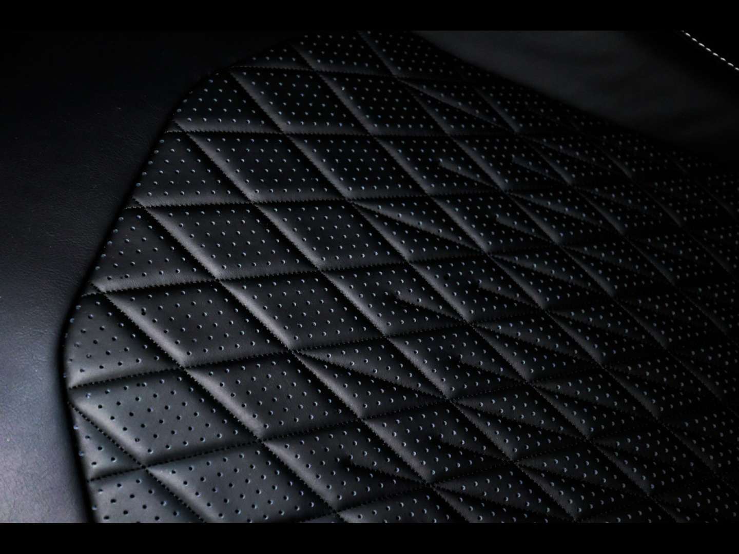 Aston Martin DB12 Coupé 4.0 V8 ALUMINITE - 2024 - Joinsteer - #27