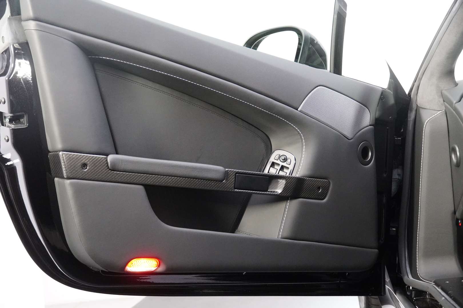 Aston Martin Vantage V12 - 2011 - Joinsteer - #12