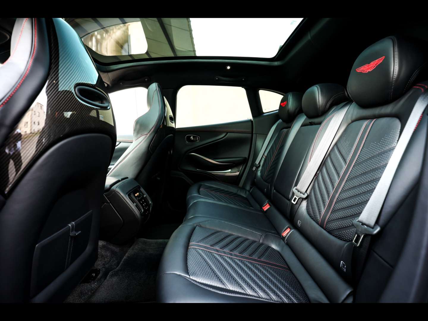 Aston Martin DBX 707 JET BLACK - 2025 - Joinsteer - #13