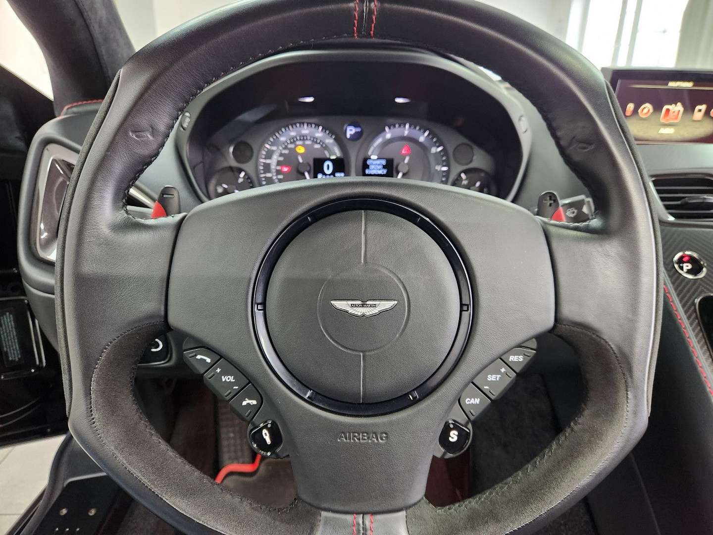 Aston Martin Vanquish 5.9 V12 Carbon Edition - 2017 - Joinsteer - #16