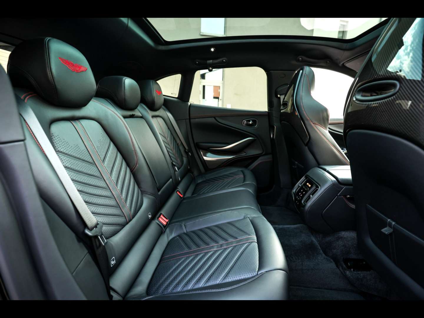 Aston Martin DBX 707 JET BLACK - 2025 - Joinsteer - #19