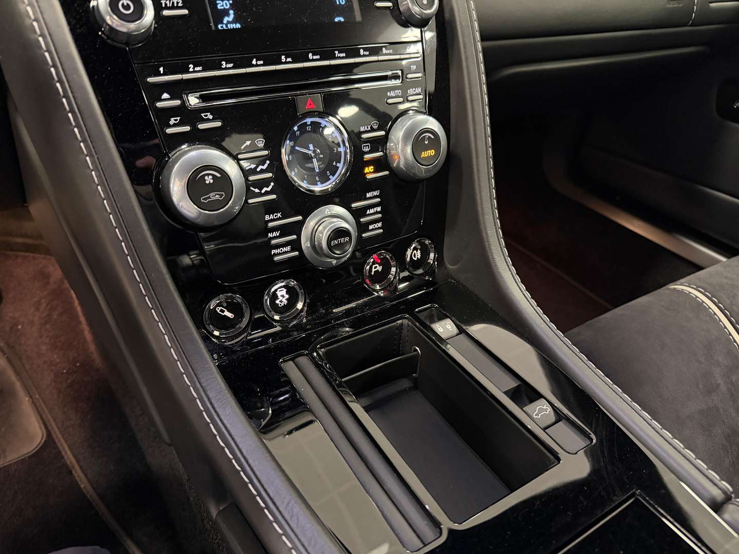Aston Martin Vantage Coupe 6.0 V12 - 2014 - Joinsteer - #13