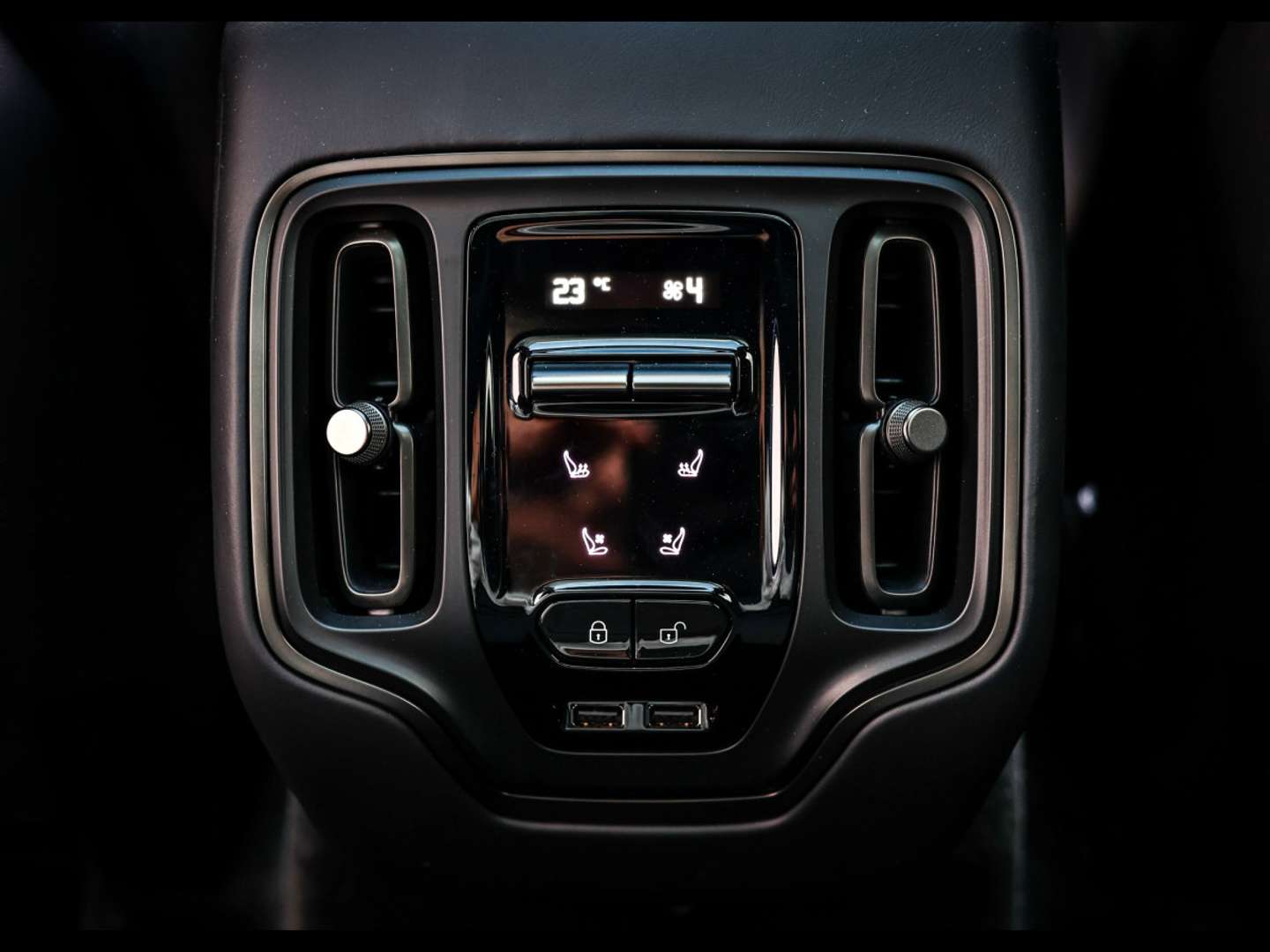 Aston Martin DBX 707 JET BLACK - 2025 - Joinsteer - #25