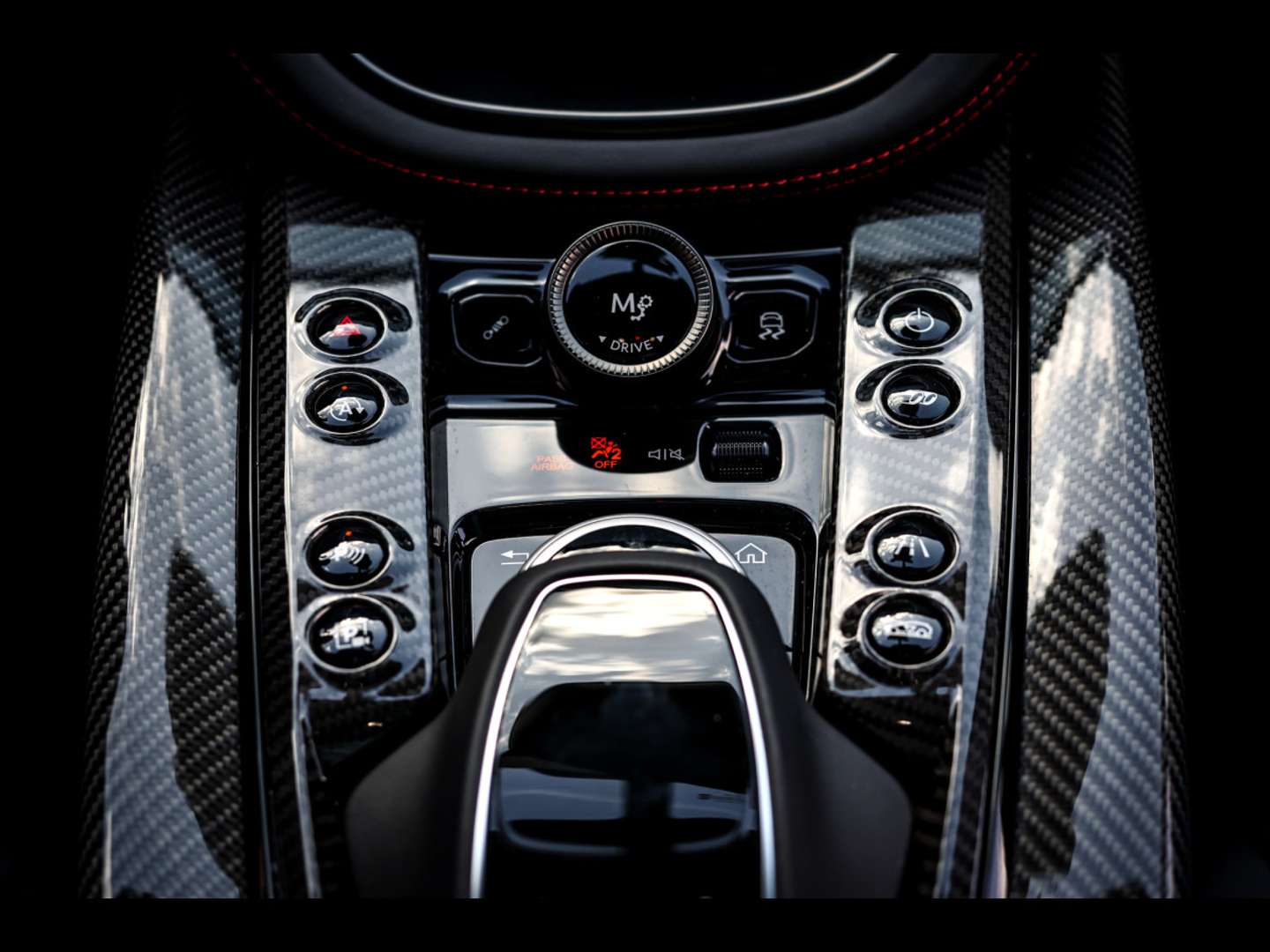 Aston Martin DBX 707 JET BLACK - 2025 - Joinsteer - #26