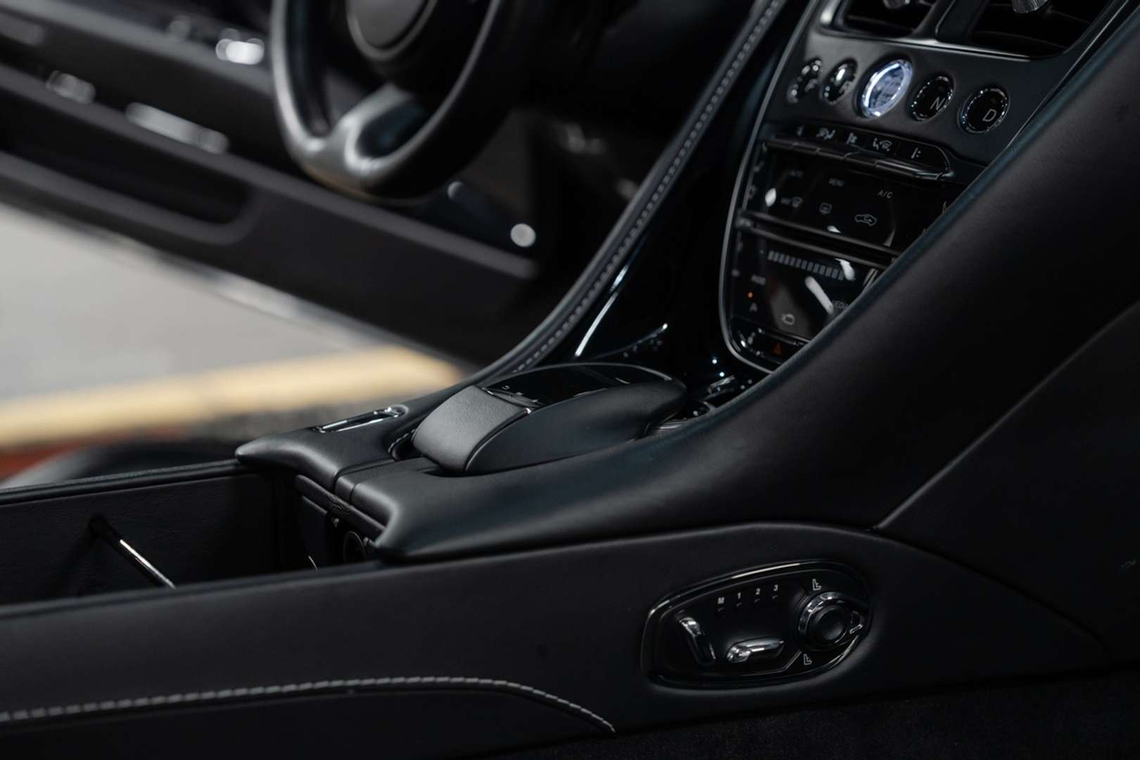 Aston Martin DB11 V12 5.2 - 2017 - Joinsteer - #15