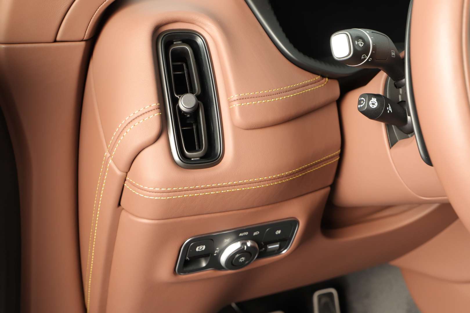 Aston Martin DBX 707 Leather - Q - 2024 - Joinsteer - #8