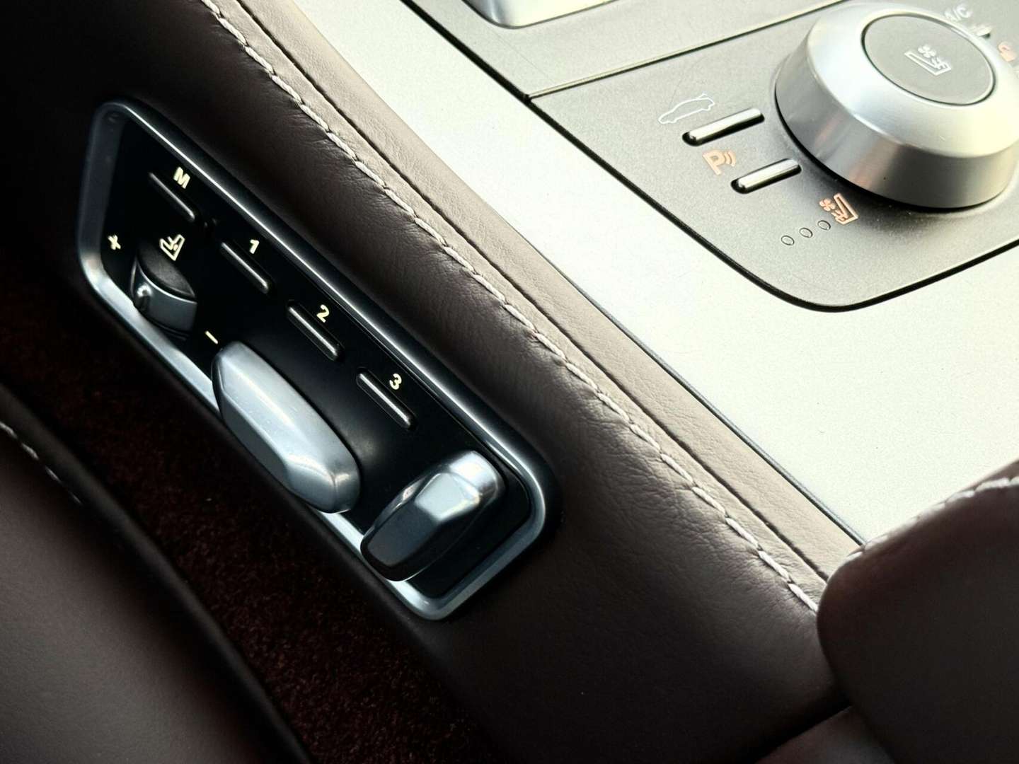 Aston Martin Rapide 6.0 V12 Luxe - 2011 - Joinsteer - #50