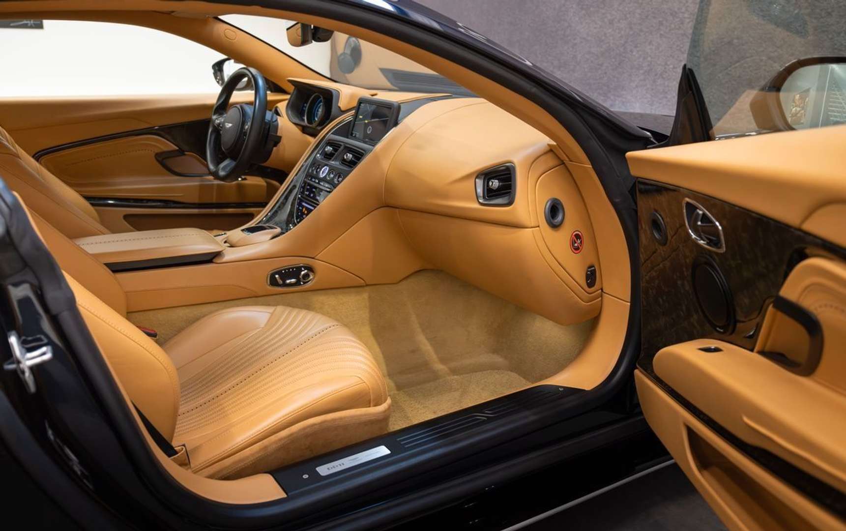 Aston Martin DB11 5.2 V12 AMR - 2017 - Joinsteer - #7