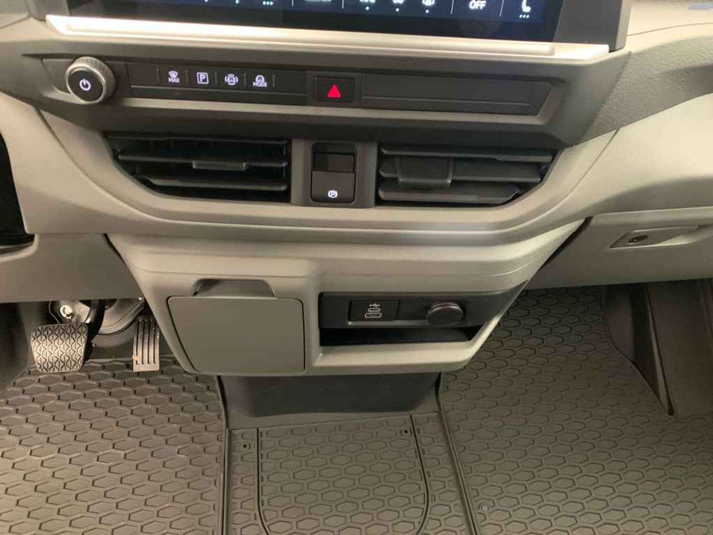 Volkswagen Transporter - 2026 - Joinsteer - #11