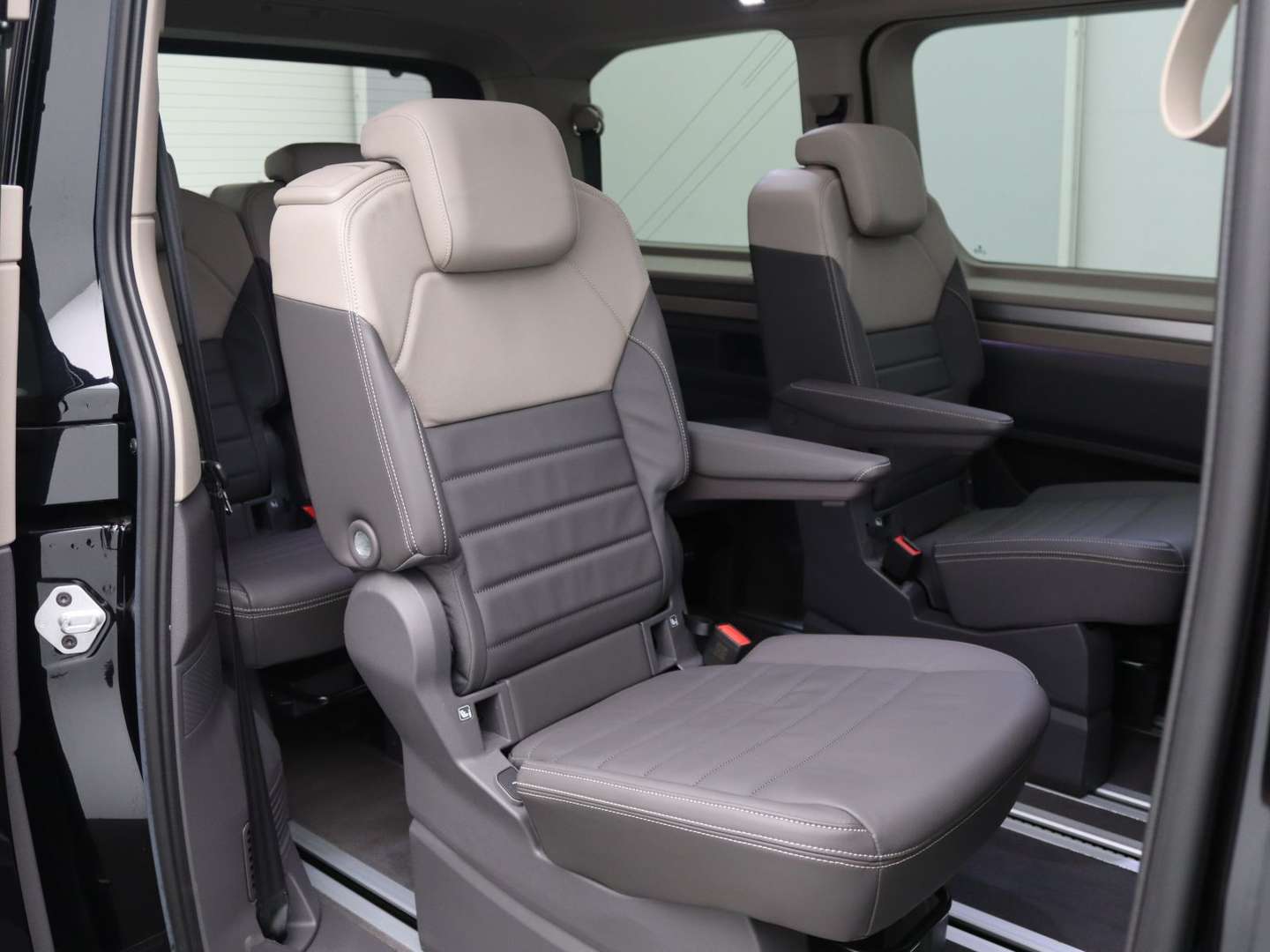 Volkswagen Multivan Hybrid Style - 2024 - Joinsteer - #11