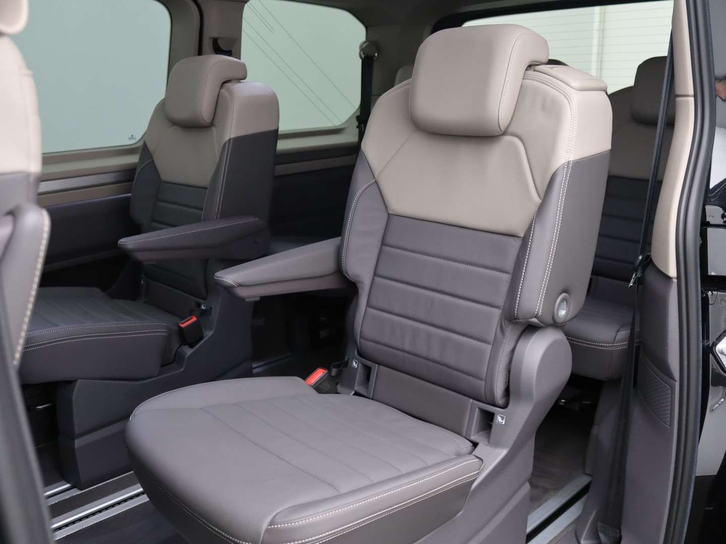 Volkswagen Multivan Hybrid Style - 2024 - Joinsteer - #13