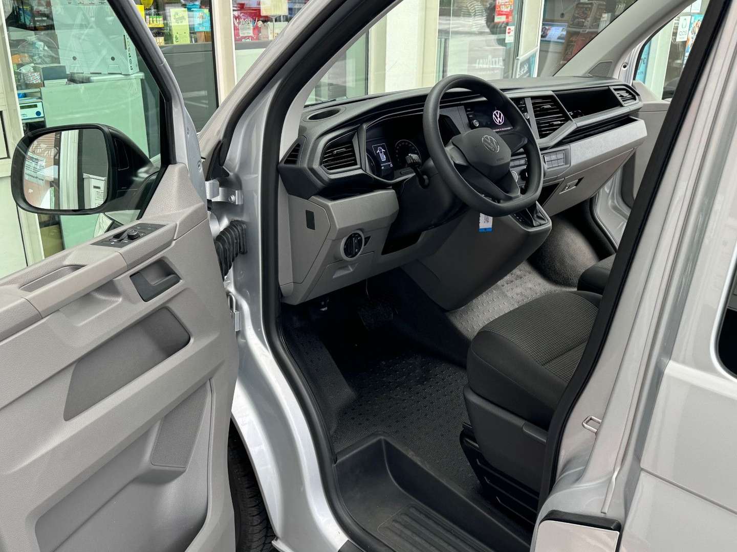 Volkswagen Transporter Kombi TDI - 2021 - Joinsteer - #3