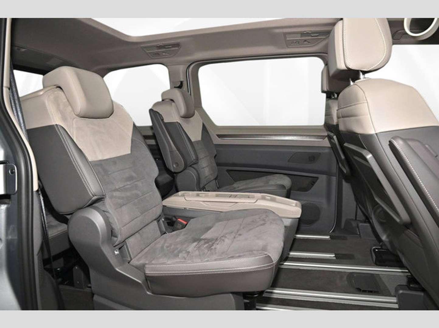 Volkswagen Multivan TDI Style - 2024 - Joinsteer - #7