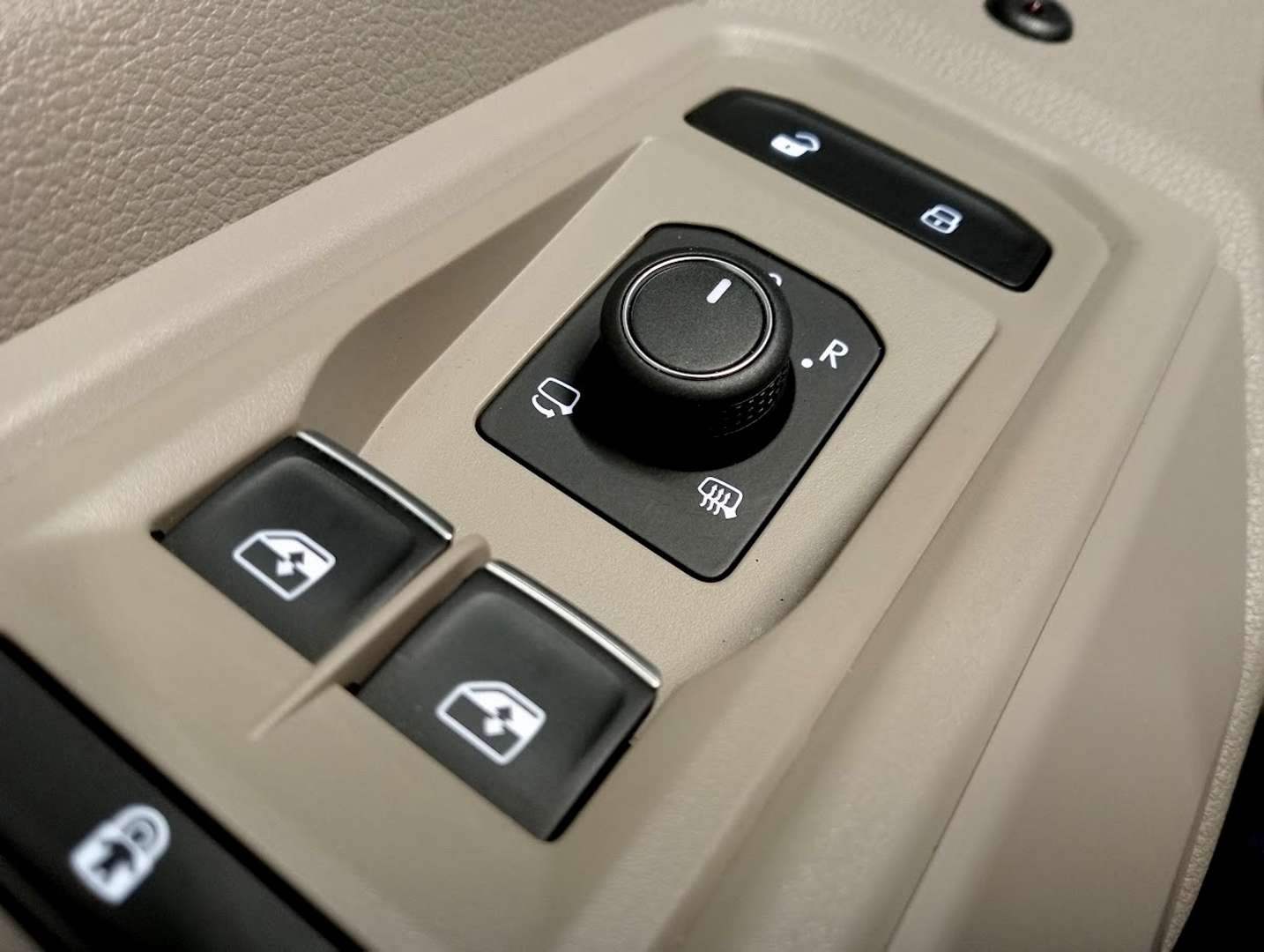 Volkswagen Multivan TDI - 2024 - Joinsteer - #23