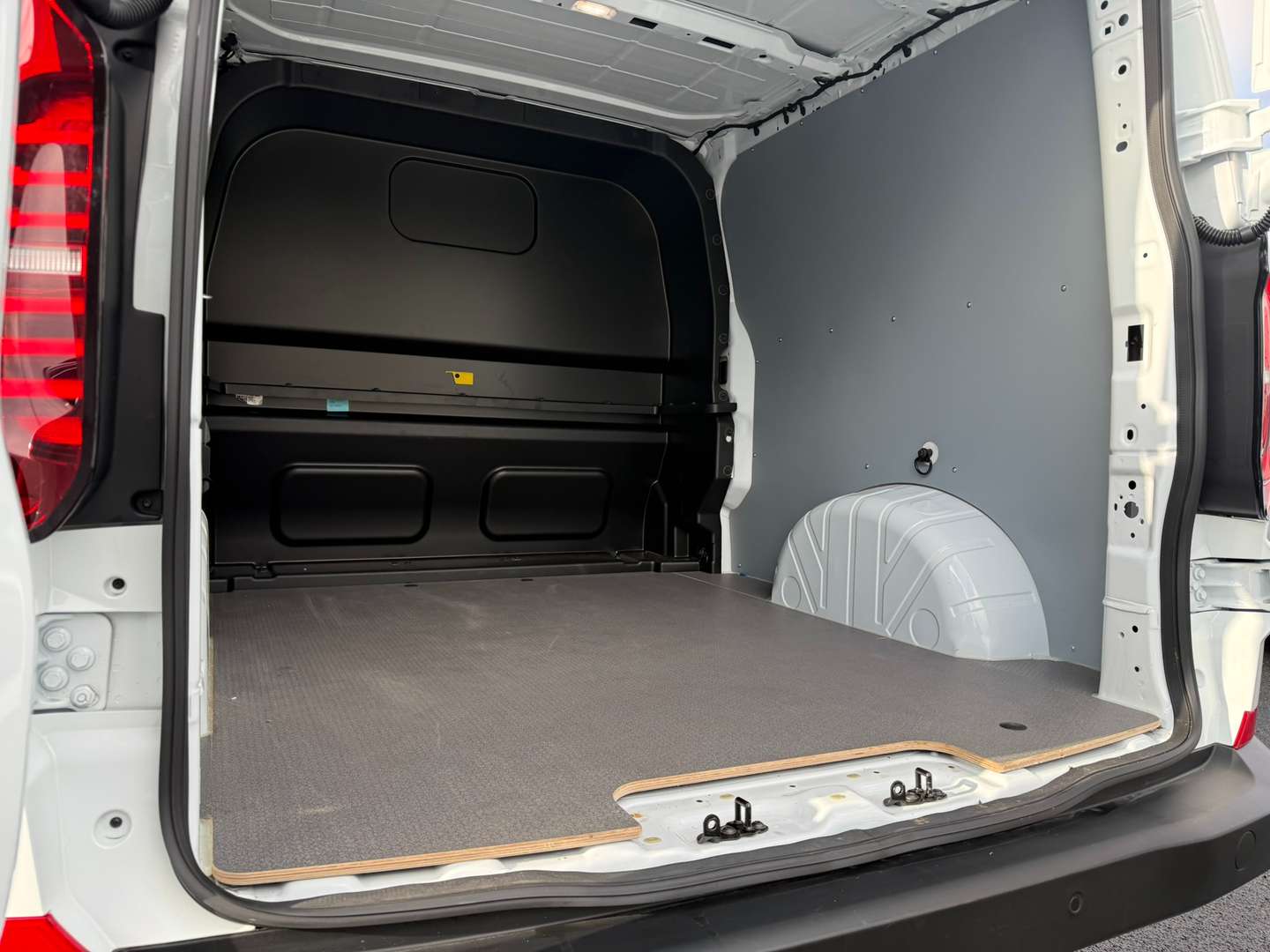 Volkswagen Transporter - 2025 - Joinsteer - #13