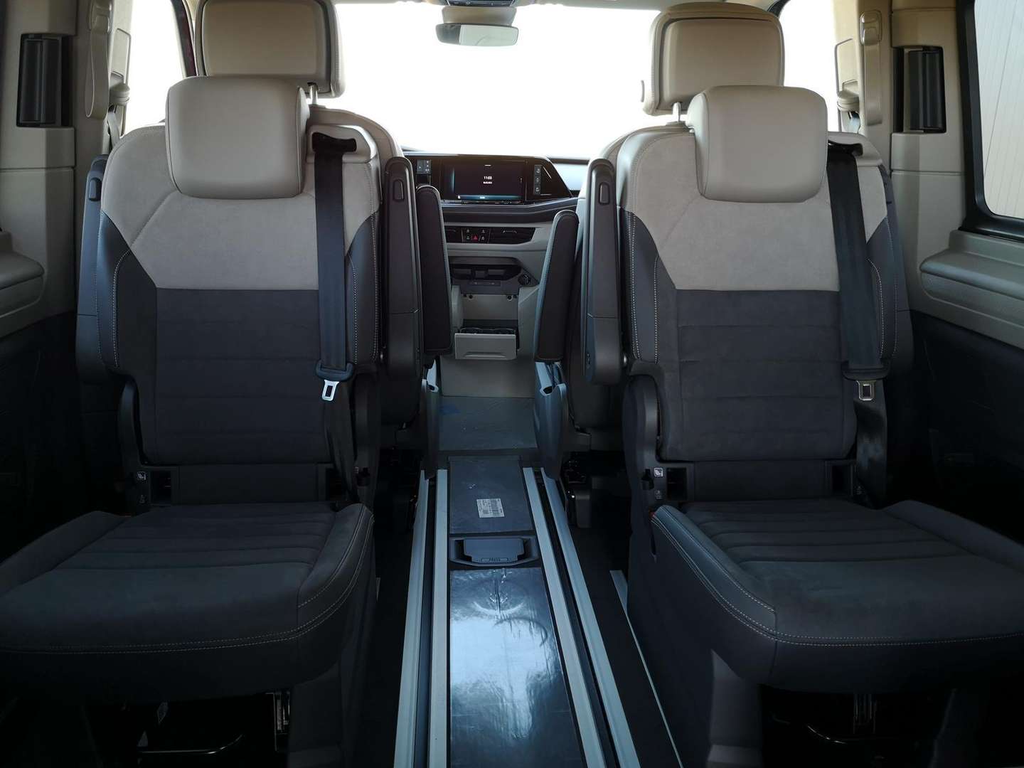 Volkswagen Multivan California Beach TDI Sport Edition - 2025 - Joinsteer - #12