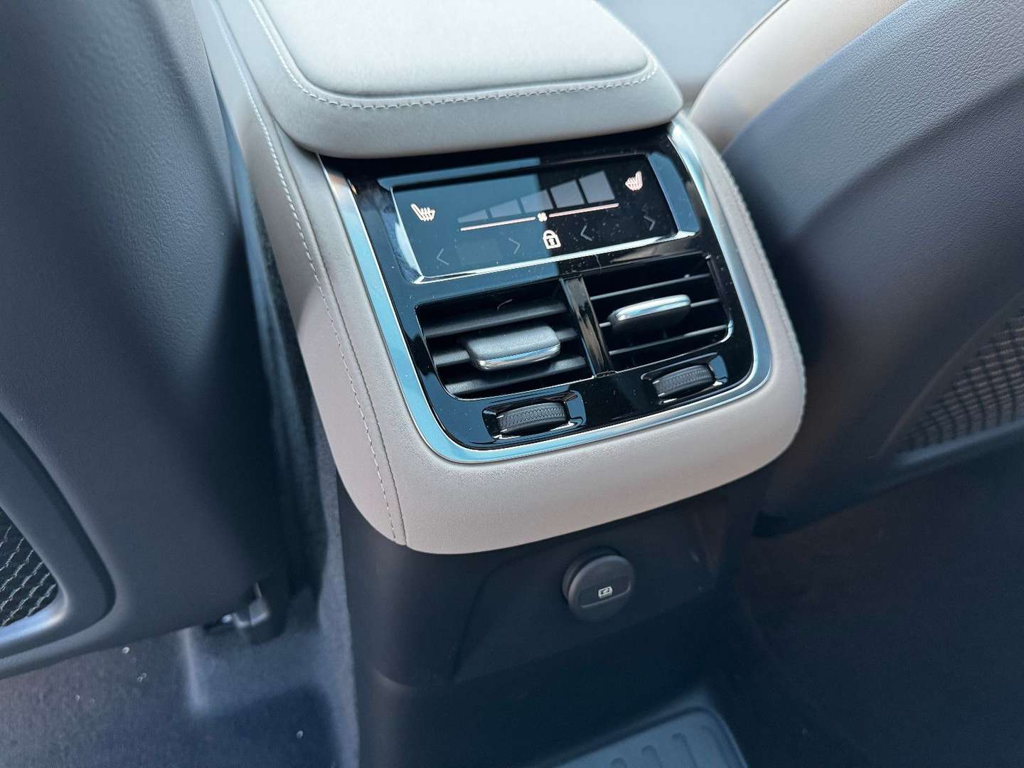 Volvo XC90 T8 Plus - 2025 - Joinsteer - #14