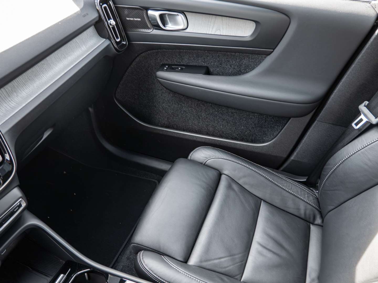 Volvo XC40 B4 Ultimate - 2023 - Joinsteer - #14