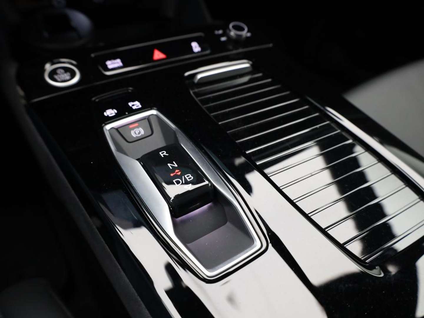 Audi Q6 E-tron S Line Performance - 2024 - Joinsteer - #8