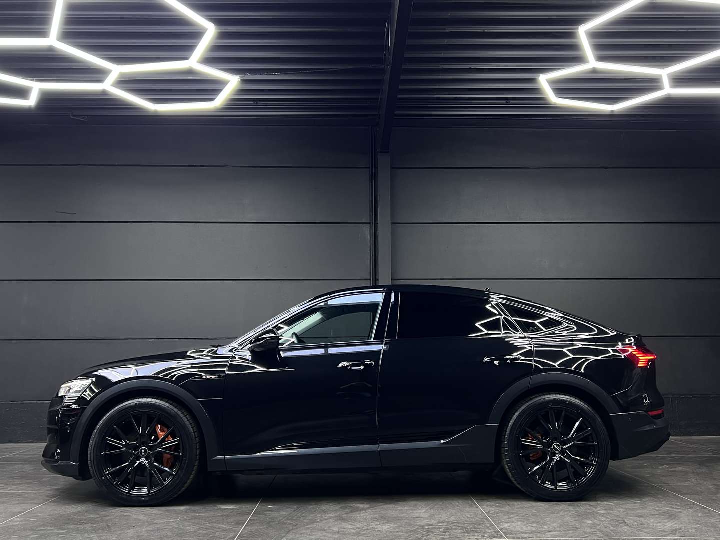 Audi E-tron Sportback Full Black - 2022 - Joinsteer - #1