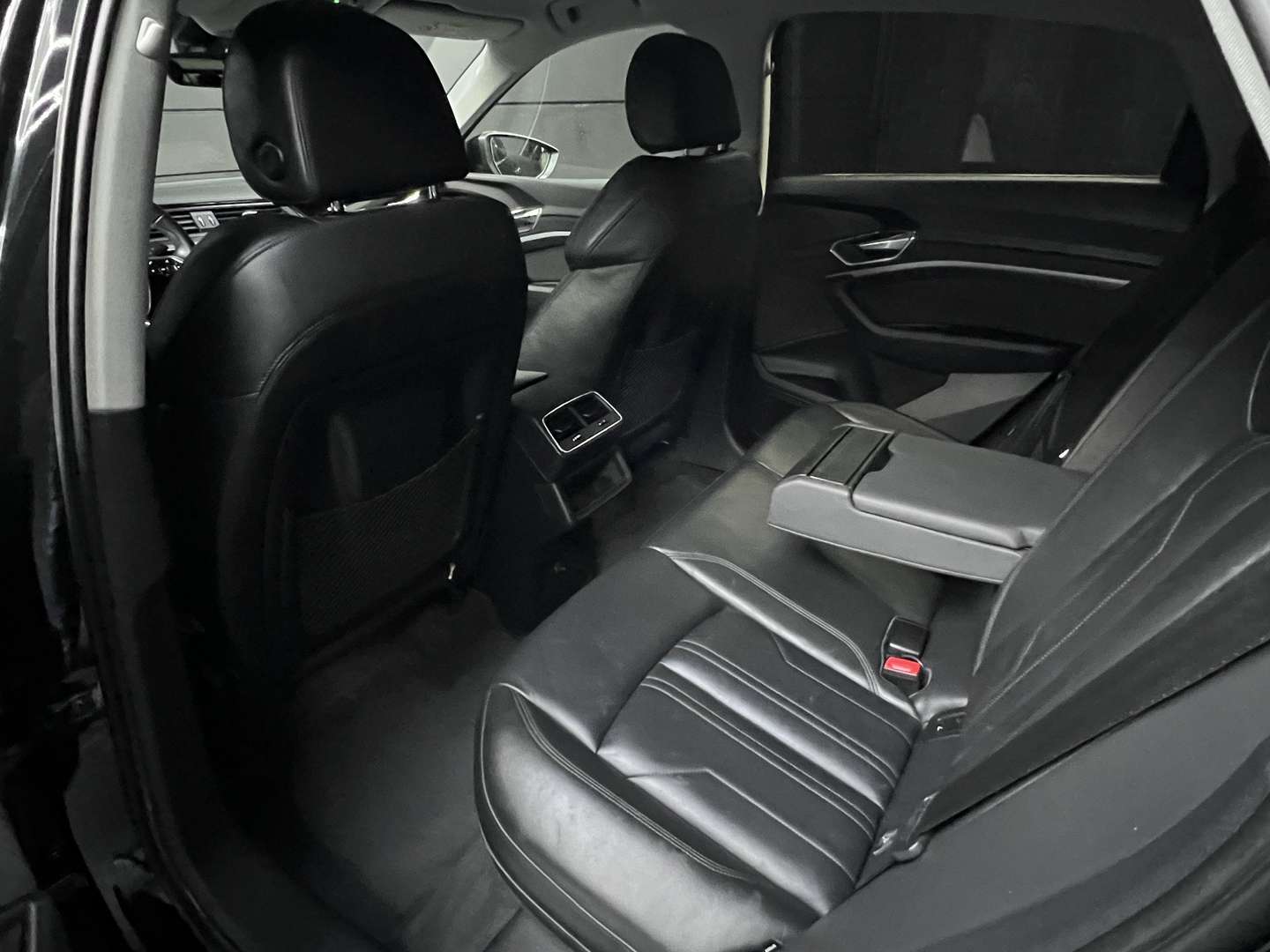 Audi E-tron Sportback Full Black - 2022 - Joinsteer - #13