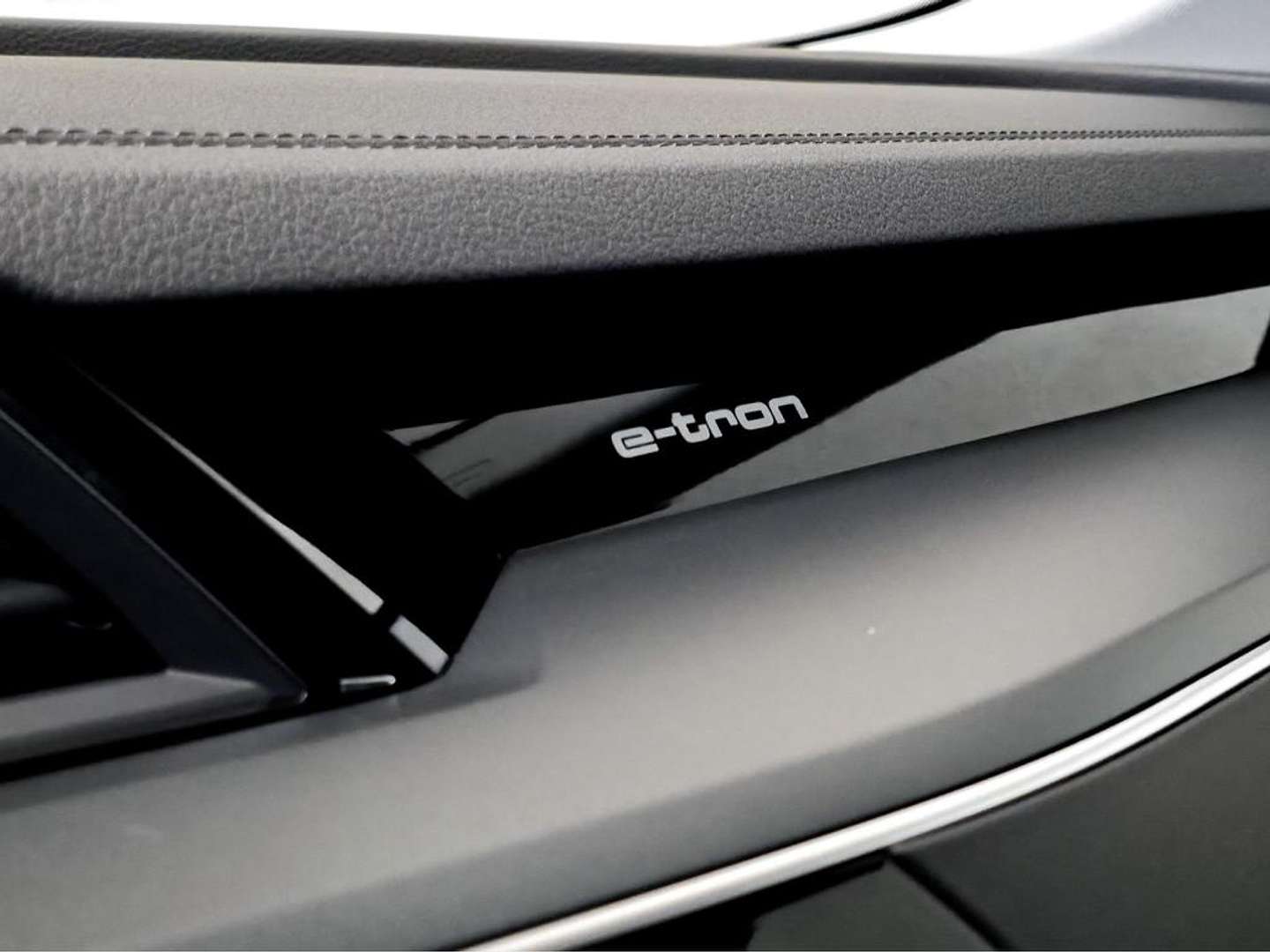 Audi Q8 E-tron Sportback Corporate 50 - 2025 - Joinsteer - #21