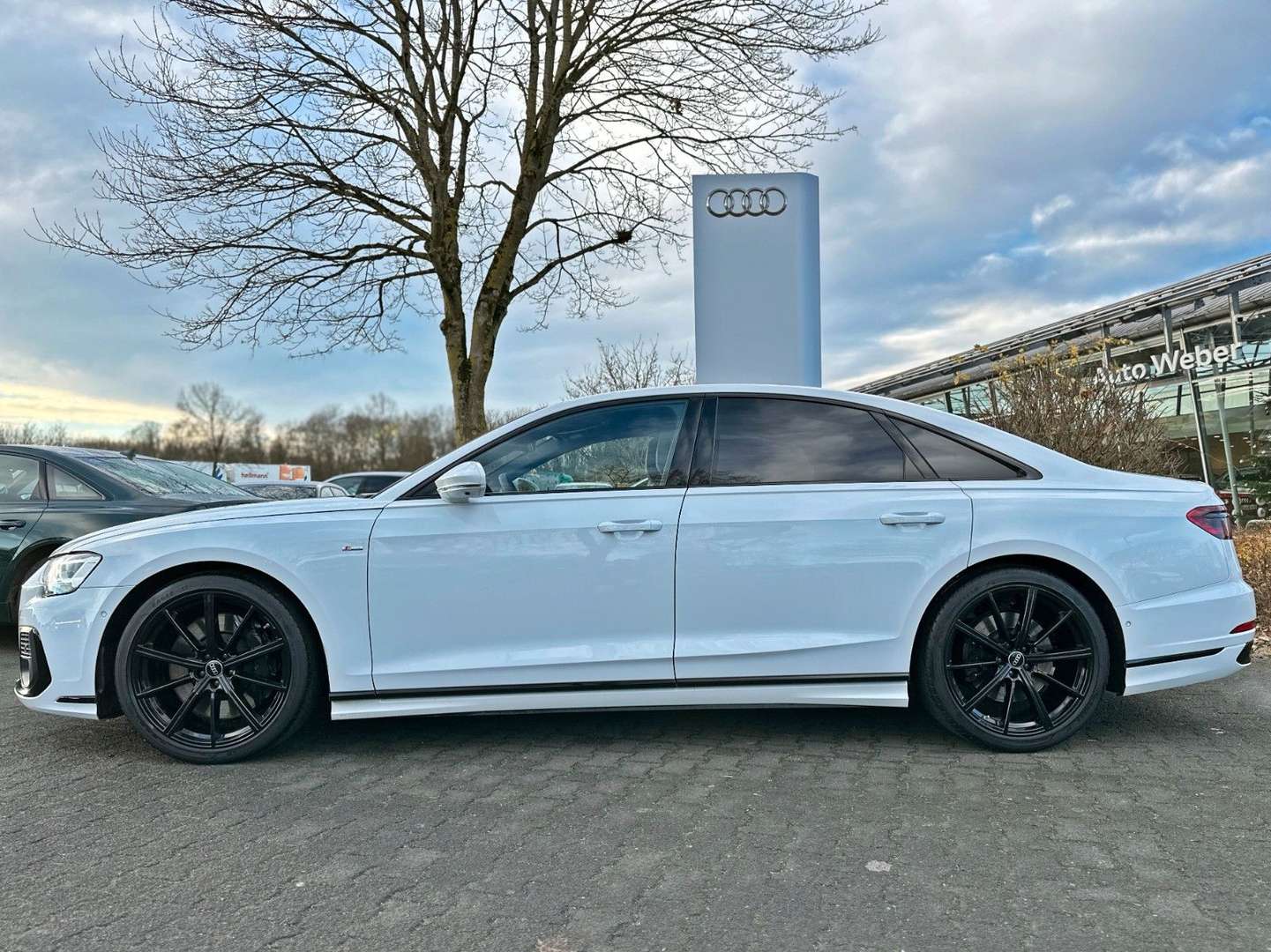 Audi A8 S Line Black Advanced Carbon 60 TFSI - 2023 - Joinsteer - #2