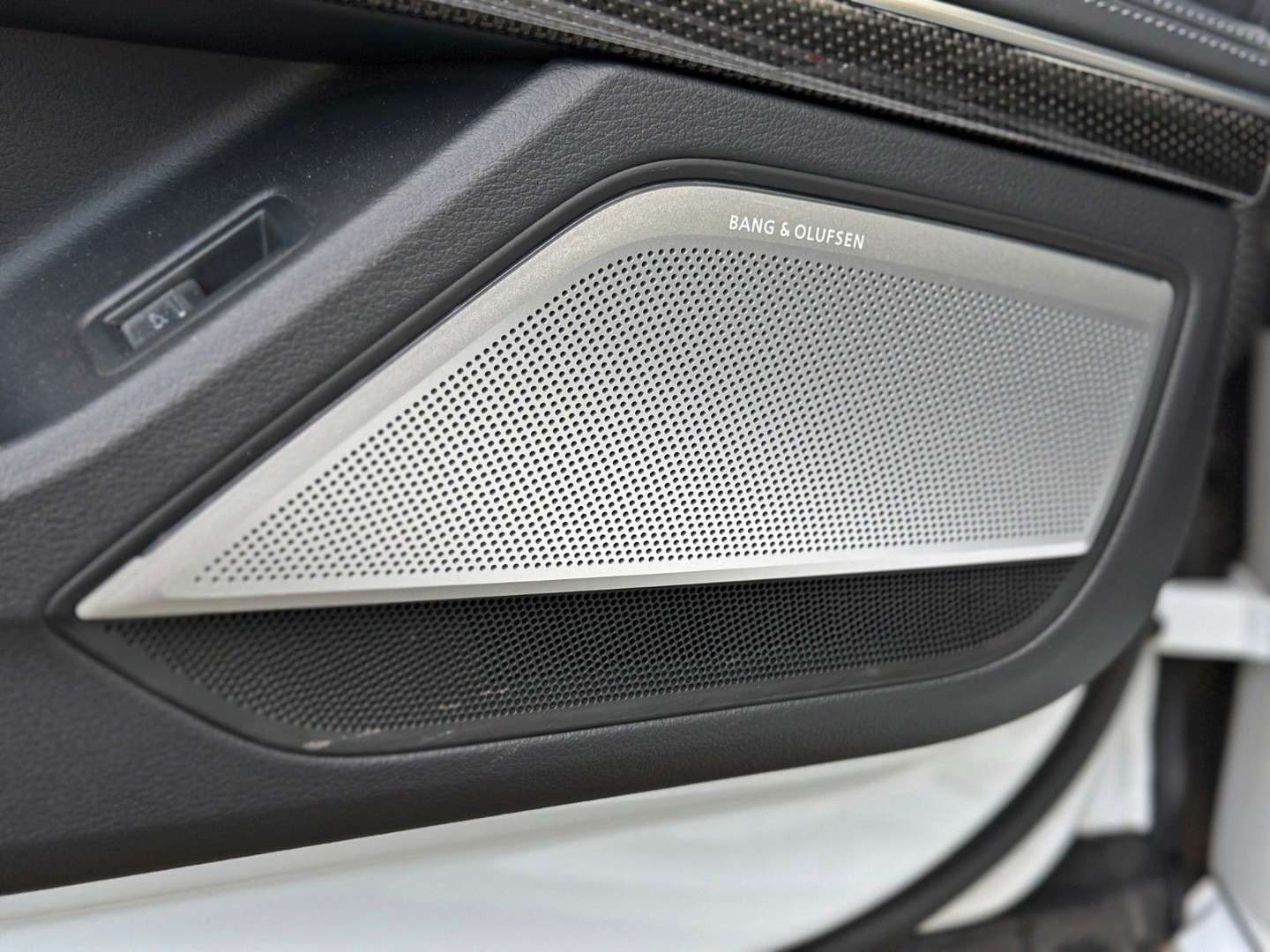 Audi A8 S Line Black Advanced Carbon 60 TFSI - 2023 - Joinsteer - #8