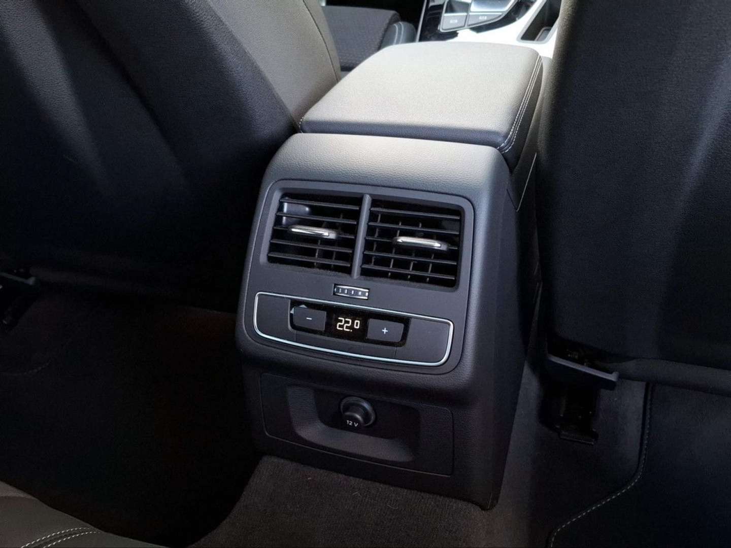 Audi A4 S Line Avant 40 TFSI - 2022 - Joinsteer - #13