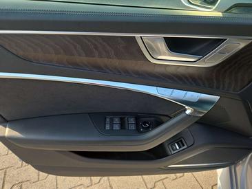 Audi RS6 Avant — photo 16