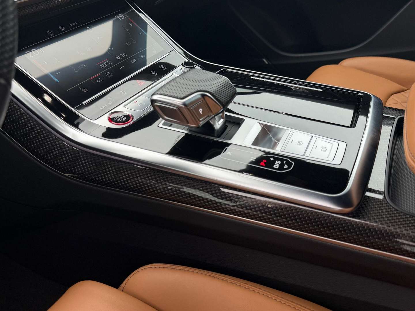 Audi SQ8 EXCLUSIVE ALCANTARA BLACK 4.0 TFSI - 2023 - Joinsteer - #23