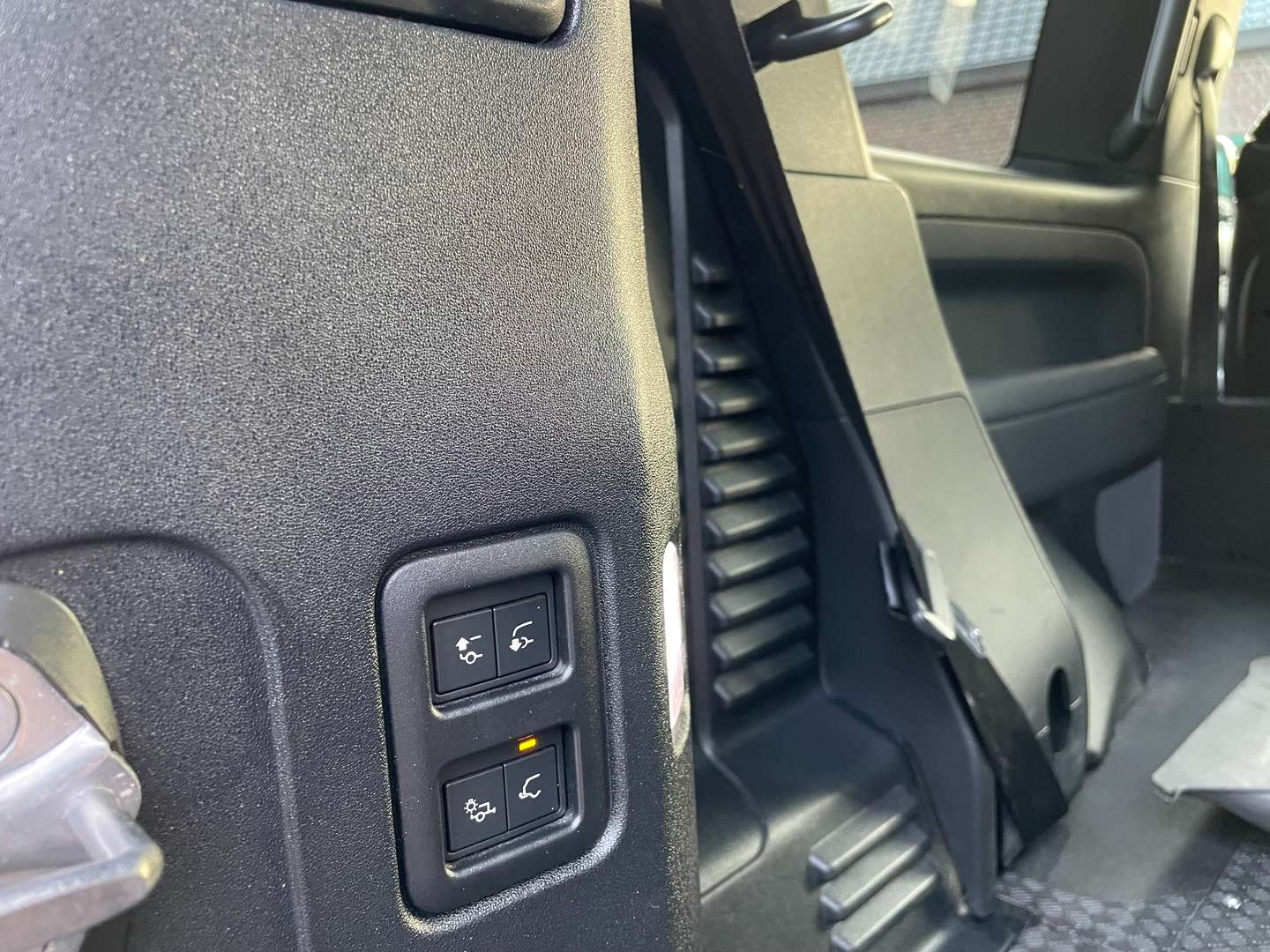 Land Rover Defender 90 Dynamic HSE Full Black LV 3.0D MHEV D300 - 2022 - Joinsteer - #9