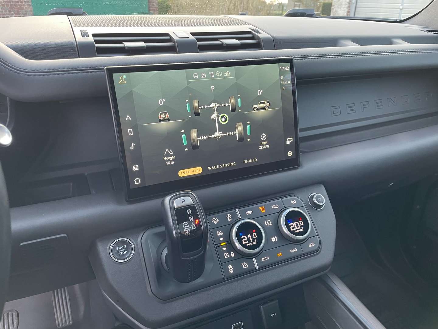 Land Rover Defender 90 Dynamic HSE Full Black LV 3.0D MHEV D300 - 2022 - Joinsteer - #27