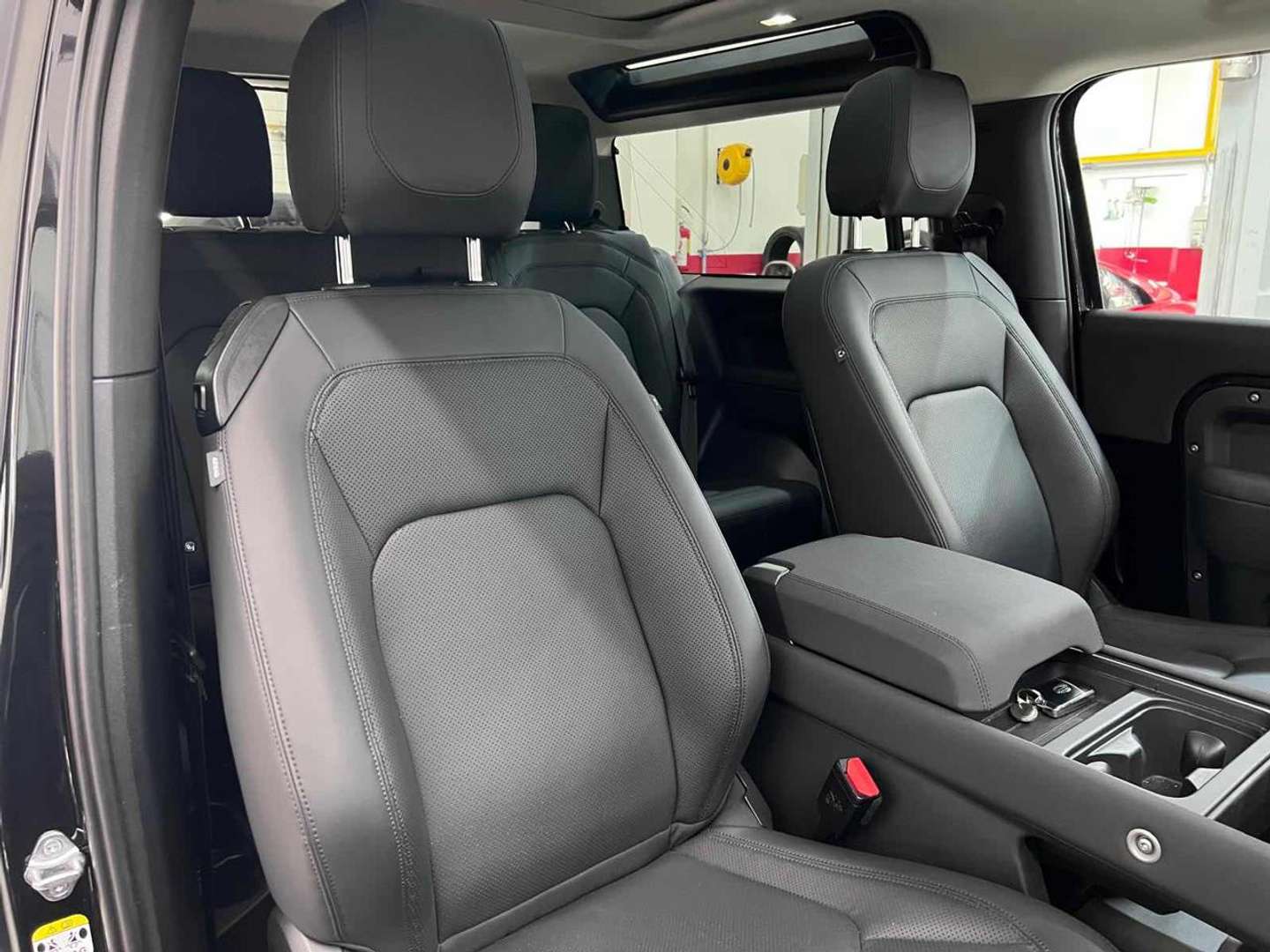 Land Rover Defender 90 SE 3.0D I6 250 CV AWD Auto - 2024 - Joinsteer - #10