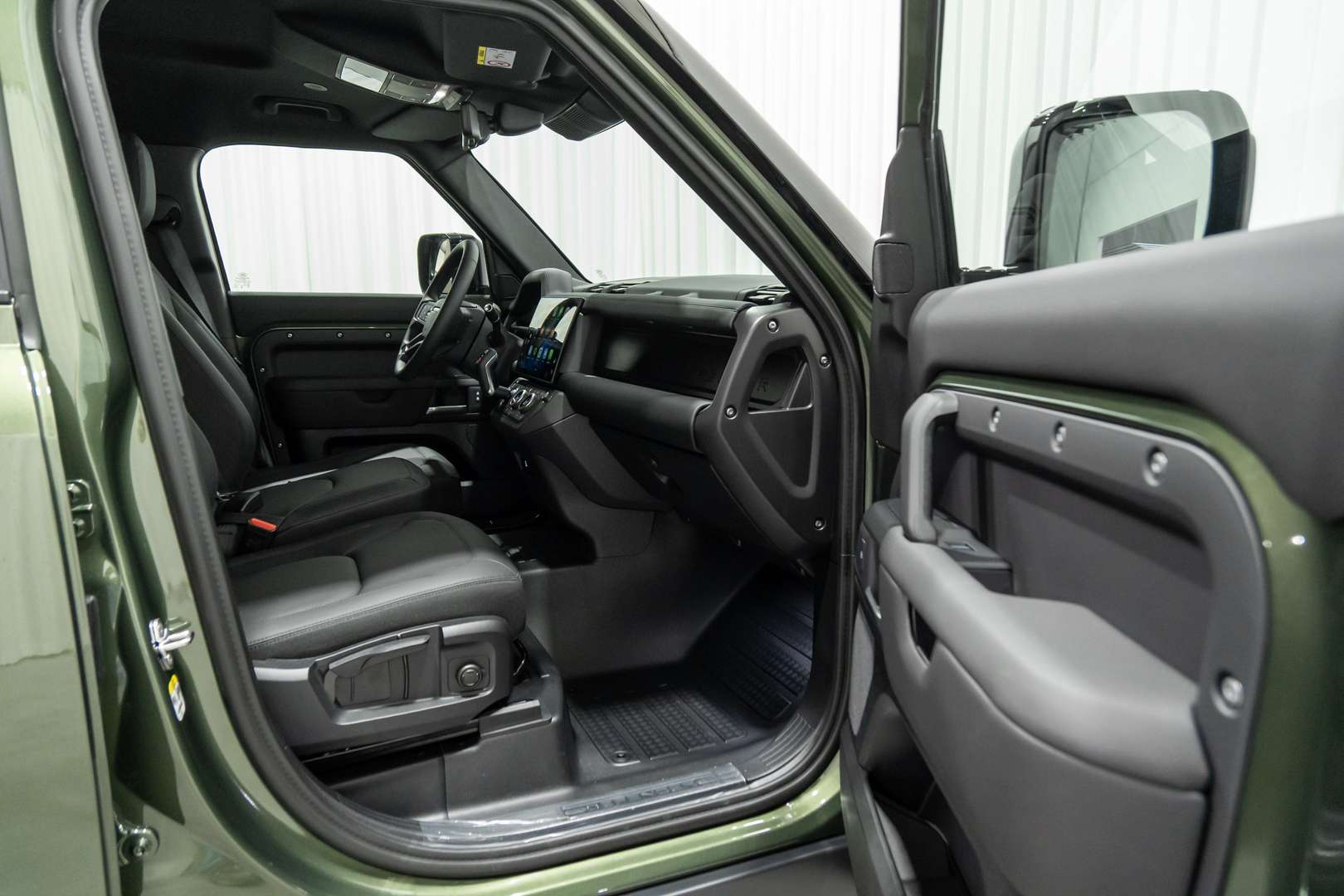 Land Rover Defender 110 D250 S Hard Top Lichte Vracht 3-Zit Trekhaak - 2026 - Joinsteer - #15