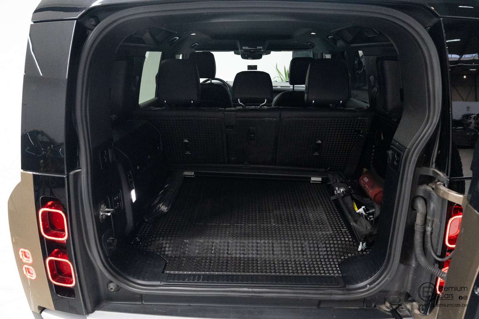 Land Rover Defender 110 P400e AWD - 2023 - Joinsteer - #27