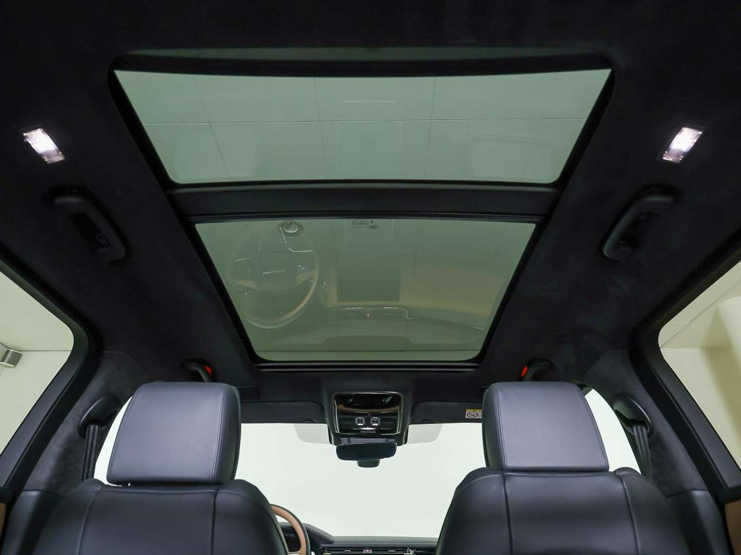 Land Rover Range Rover Velar 2.0 P400e AWD Autobiography PHEV Massage | Head- - 2025 - Joinsteer - #15