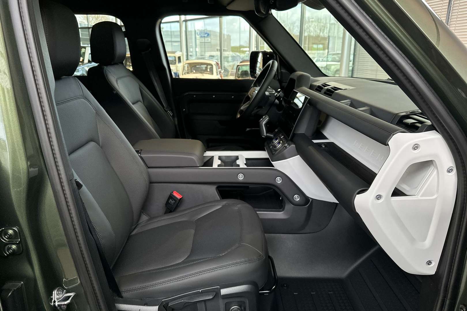 Land Rover Defender 110 Forest Edition 2.0 P300e - 2026 - Joinsteer - #3