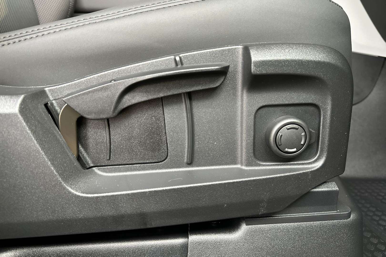 Land Rover Defender 110 Forest Edition 2.0 P300e - 2026 - Joinsteer - #11