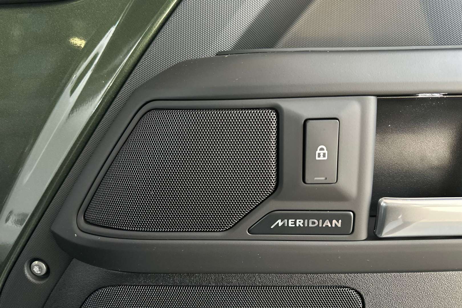 Land Rover Defender 110 Forest Edition 2.0 P300e - 2026 - Joinsteer - #12