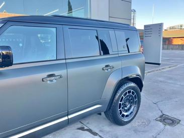 Land Rover Defender 110 Octa Edition One AWD Aut. 4.4 V8 MHEV — photo 3