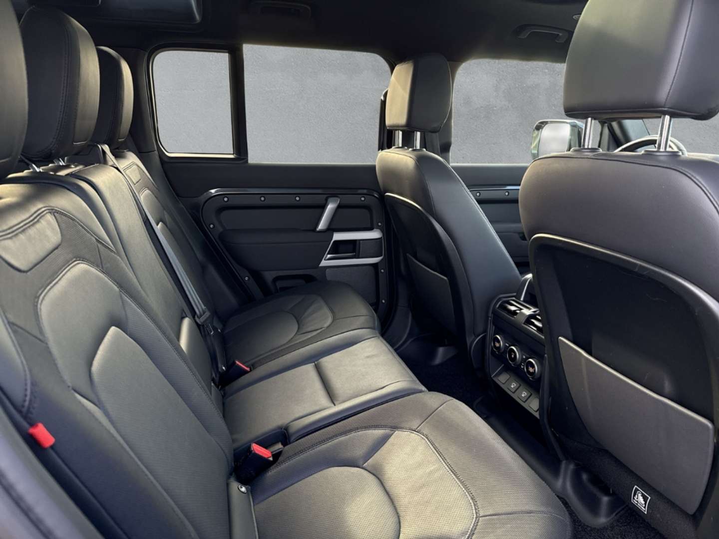 Land Rover Defender 110 D250 X-Dynamic SE - 2022 - Joinsteer - #5