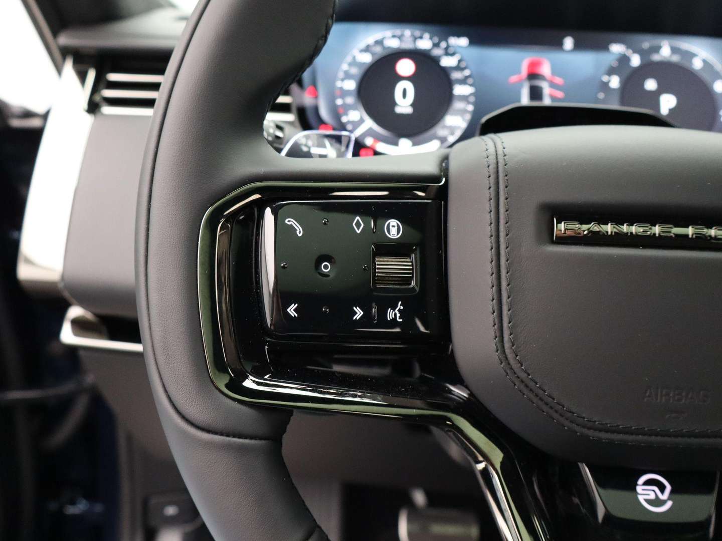 Land Rover Range Rover Sport Carbon 4.4 P635 SV - 2026 - Joinsteer - #19