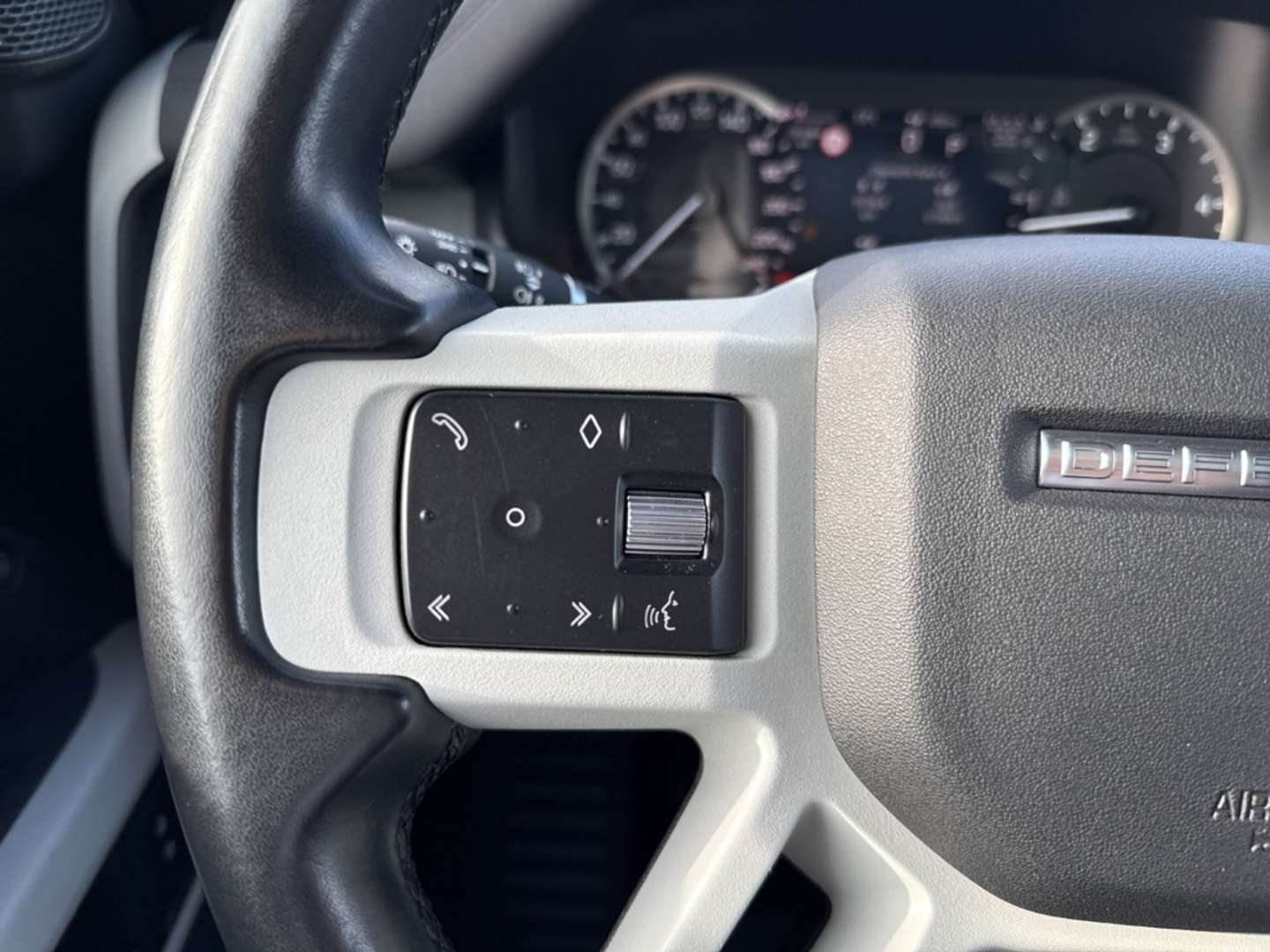 Land Rover Defender 110 D250 X-Dynamic SE - 2022 - Joinsteer - #19