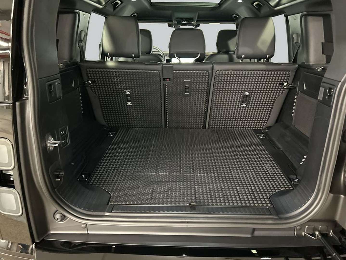 Land Rover Defender 110 D350 X-Dynamic SE - 2026 - Joinsteer - #11