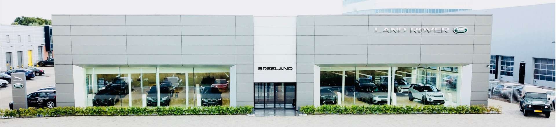 Land Rover Defender 110 Forest Edition 2.0 P300e - 2026 - Joinsteer - #28